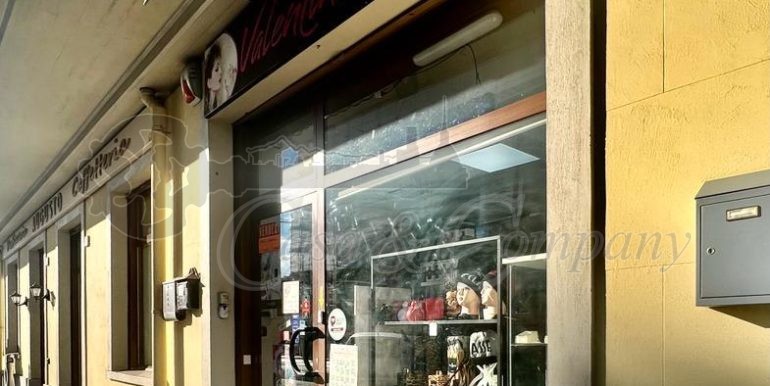 facciata laterale negozio
